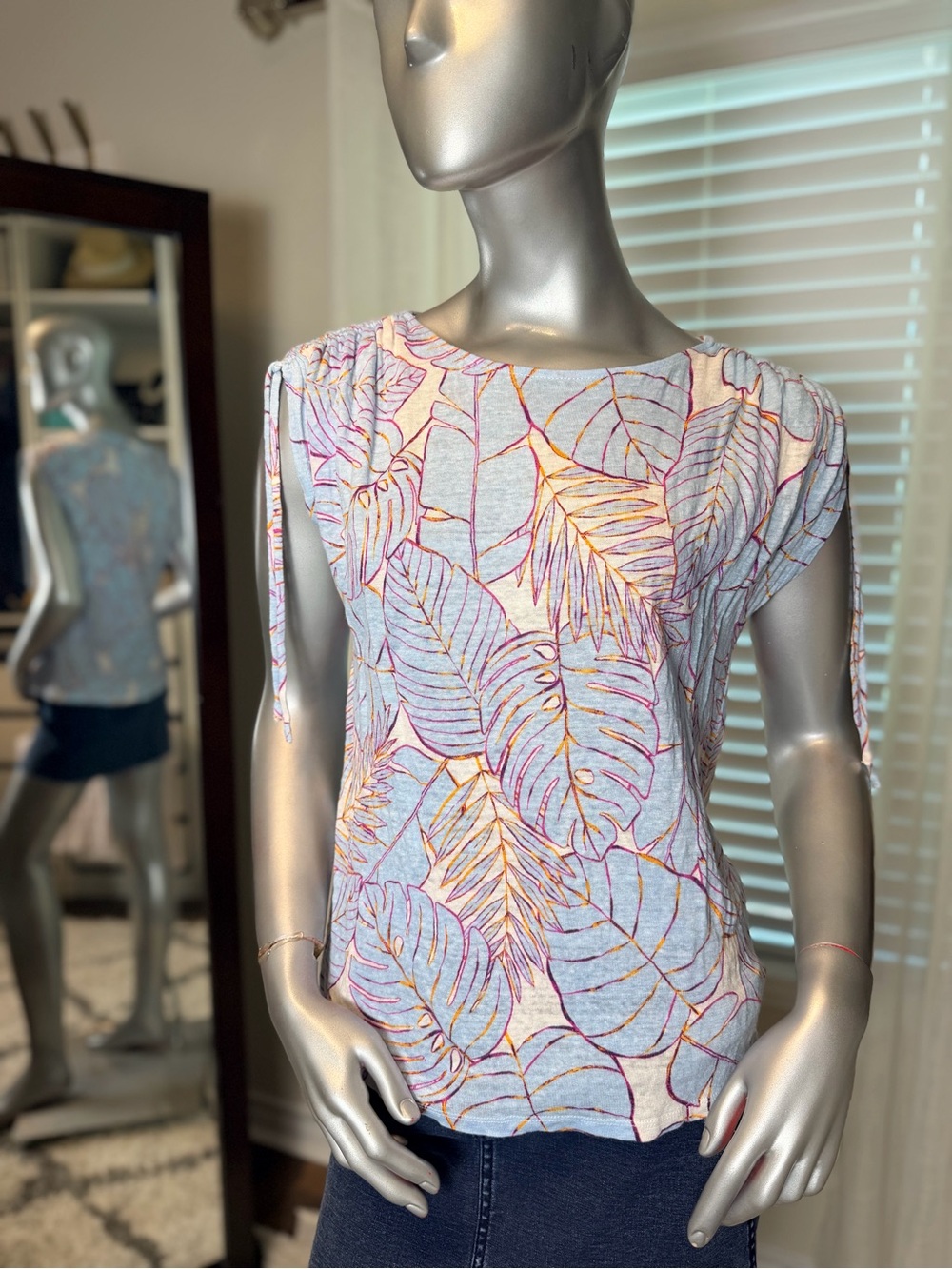Cynthia Rowley 100% Linen Tropical Leaf Print Top Size Medium Resort Coastal